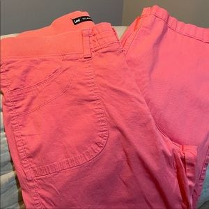 Lee relaxed fit coral cargo capris